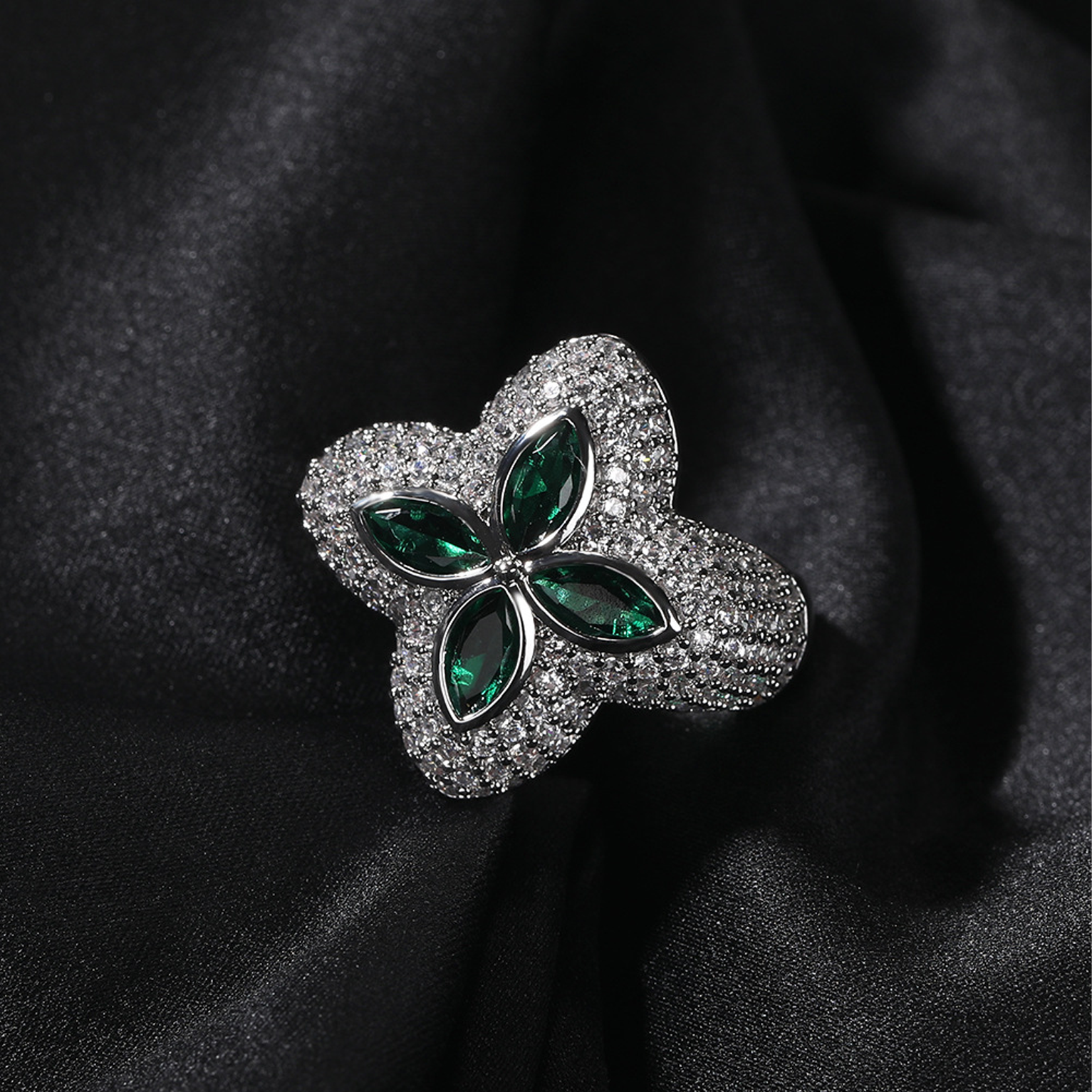 Iced Clover Ring - Green Gold
