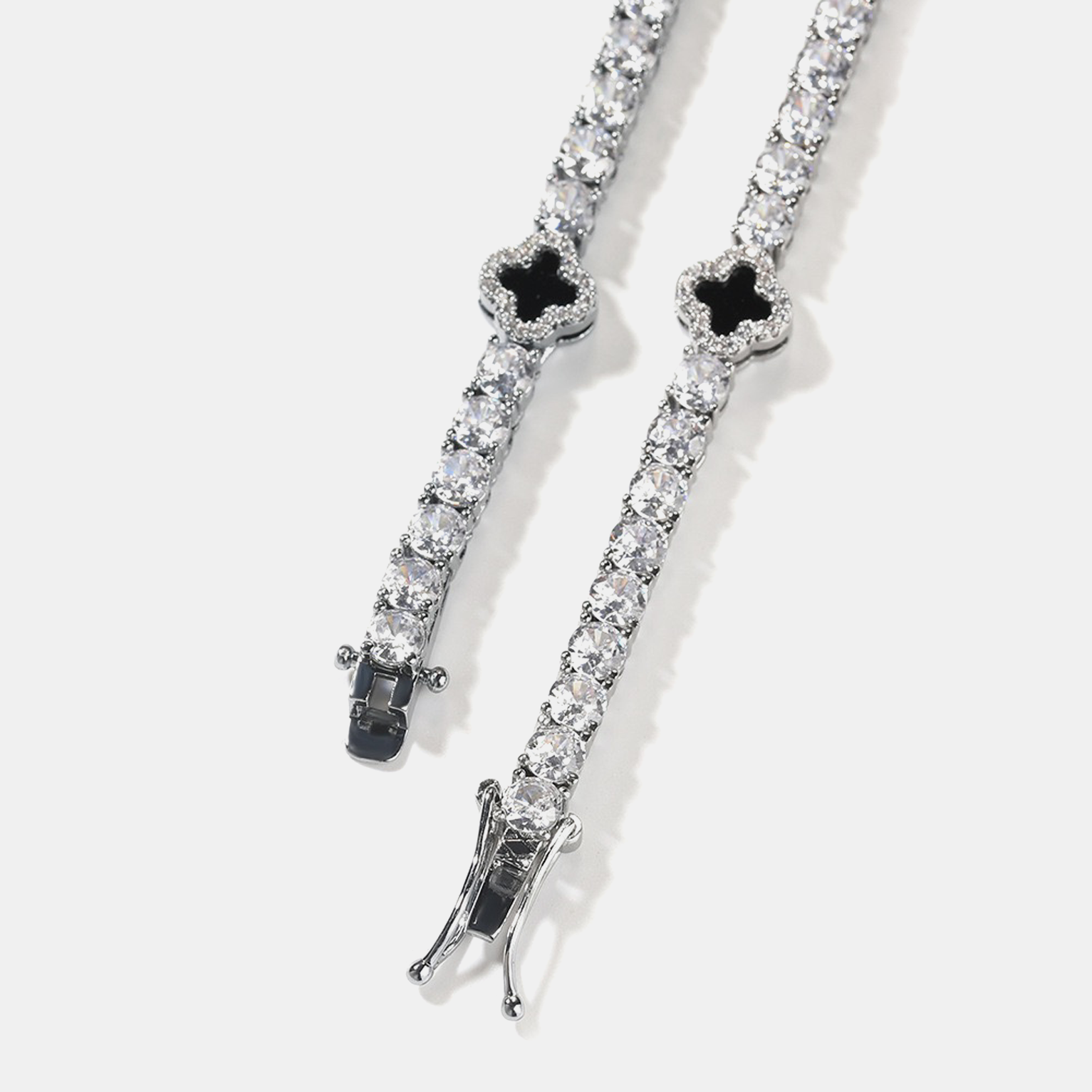 8mm Clover Tennis Link Chain - White Gold