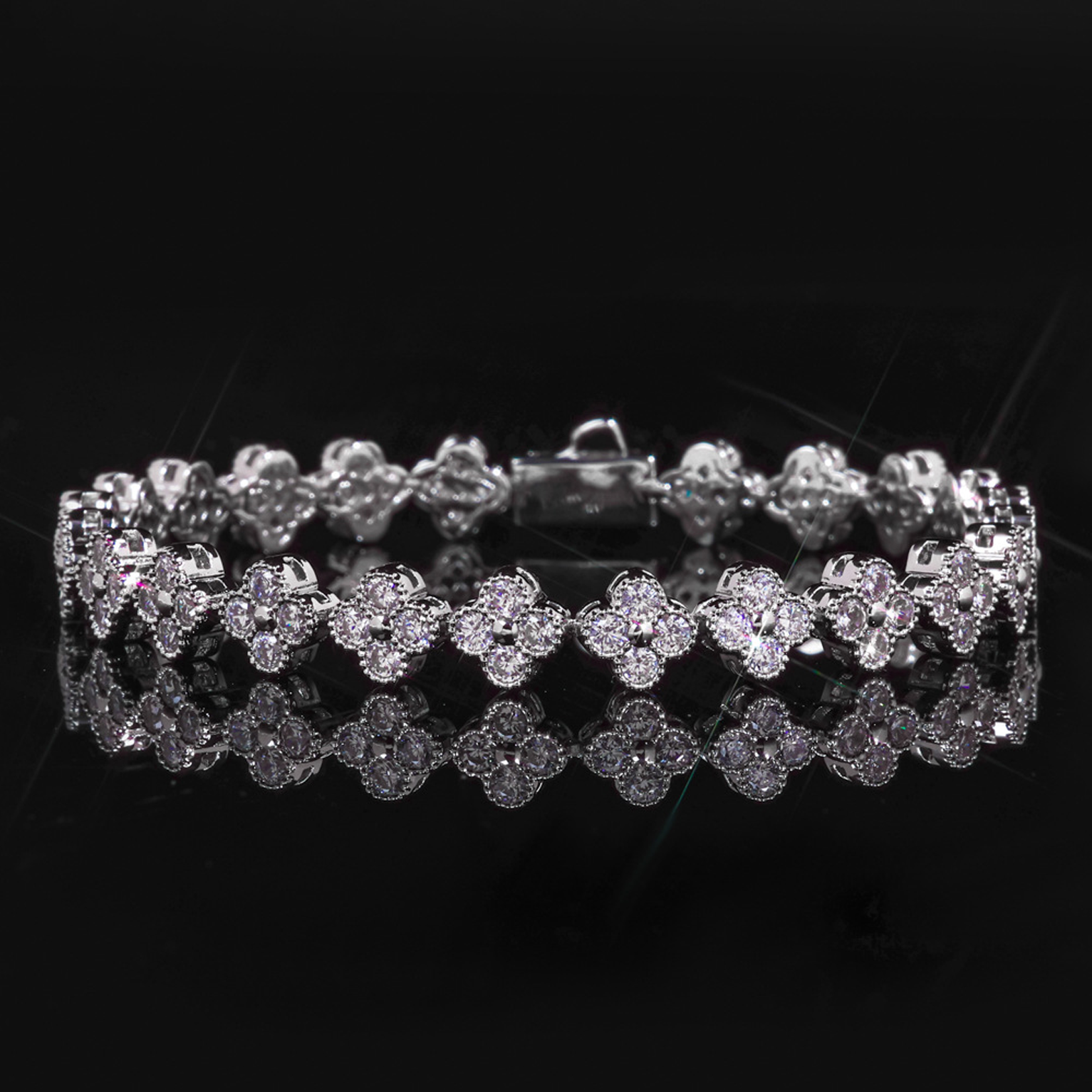 7mm Iced Clover Tennis Link Bracelet - White Gold