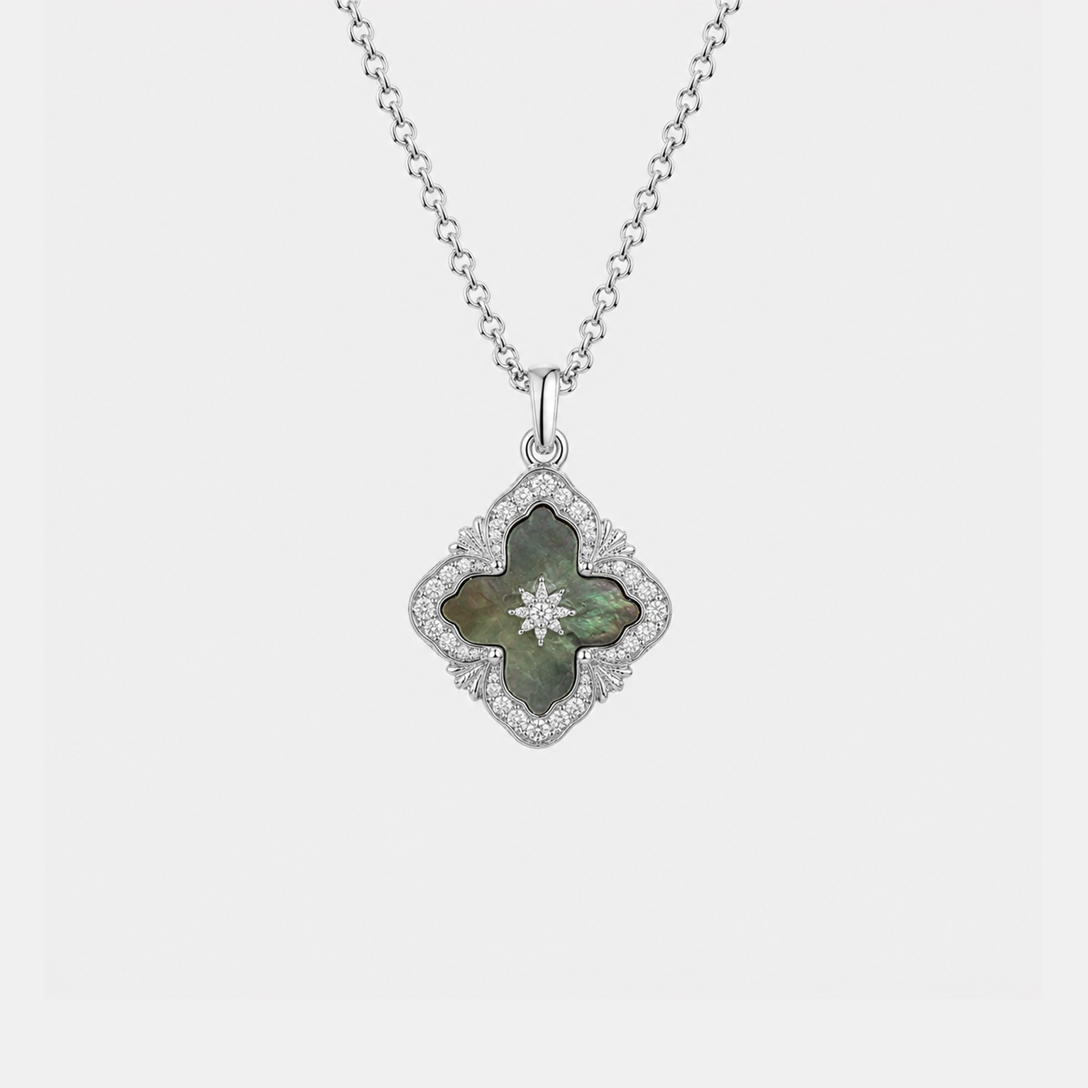 Noir Pearl Clover Pendant - Grey Gold
