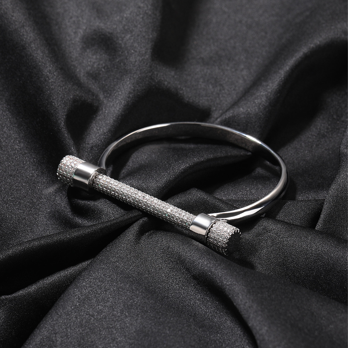 6mm Iced Horseshoe Bracelet - White Gold