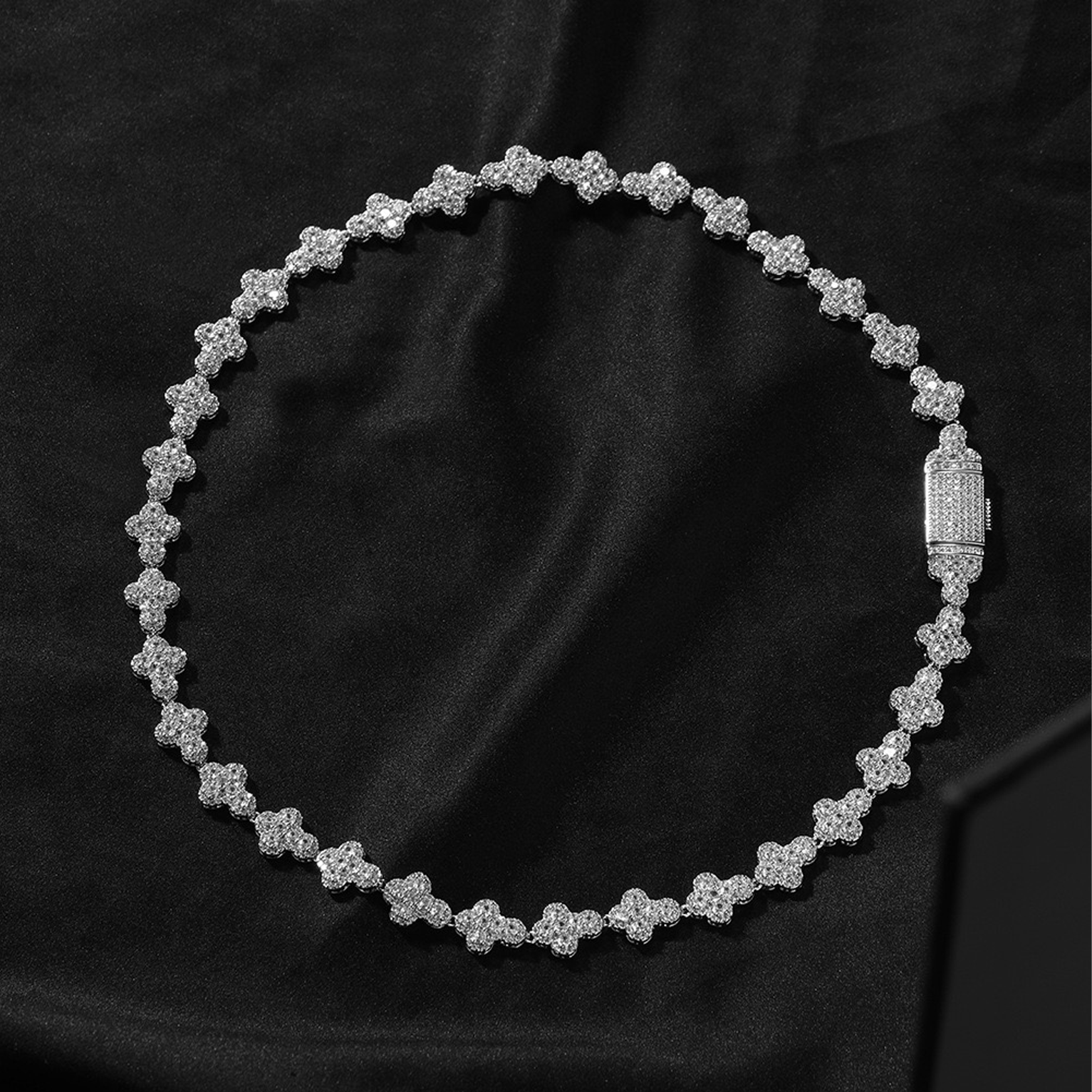 Sparkling Cross Chain - White Gold
