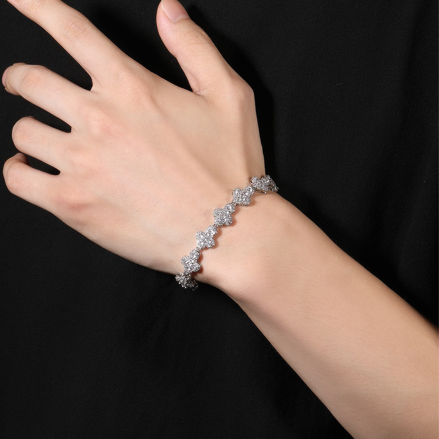 Sparkling Cross Bracelet - White Gold