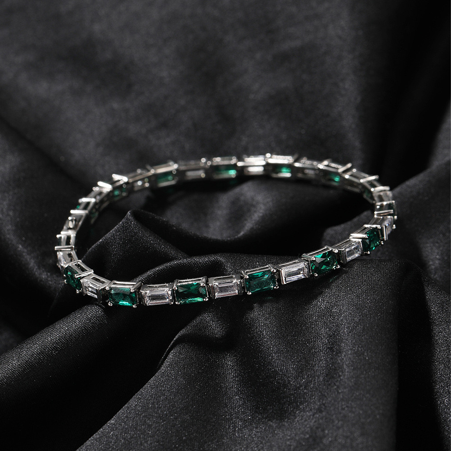 5mm Baguette Emerald Tennis Link Bracelet - White Gold