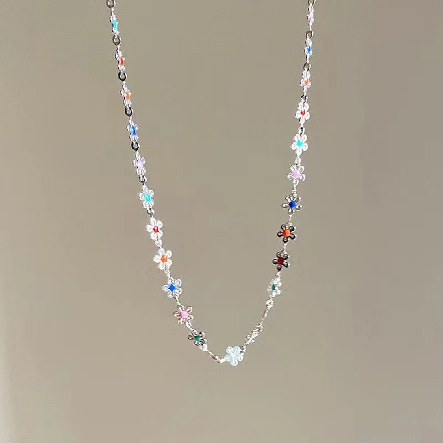 Summer Bloom Chain - White Gold