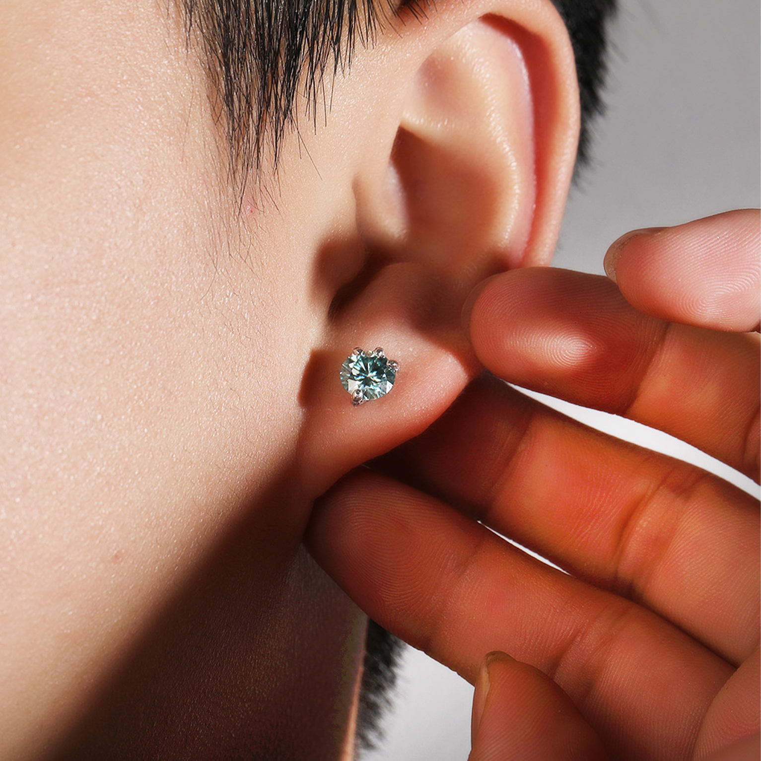 Dragon Claw S925 Moissanite Earrings (Single Unit) - White Gold