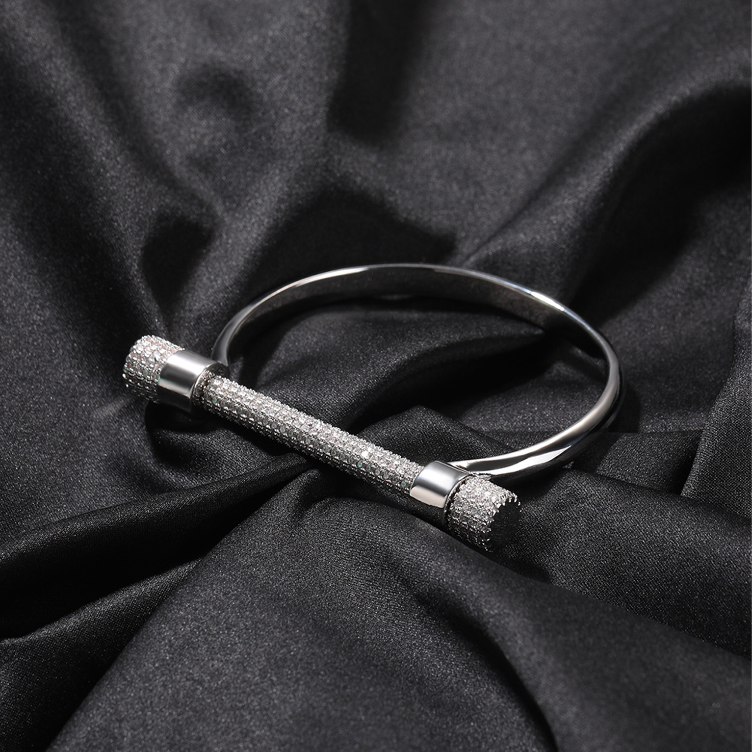 6mm Iced Horseshoe Bracelet - White Gold